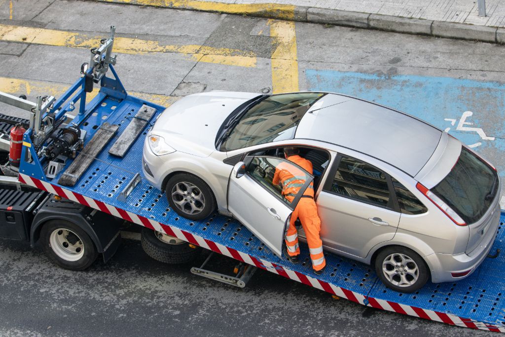 Remorquage de voiture endommagée : ce que vous devez savoir avant de faire appel à un service