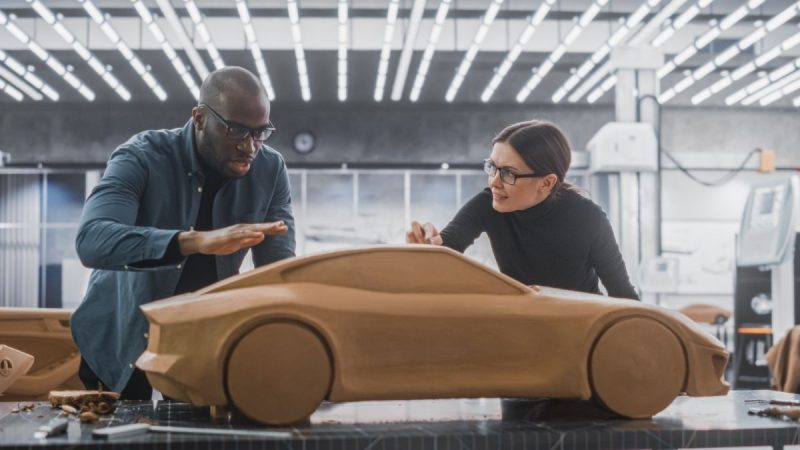 Le monde de l’automobile : des marques populaires aux constructeurs de luxe