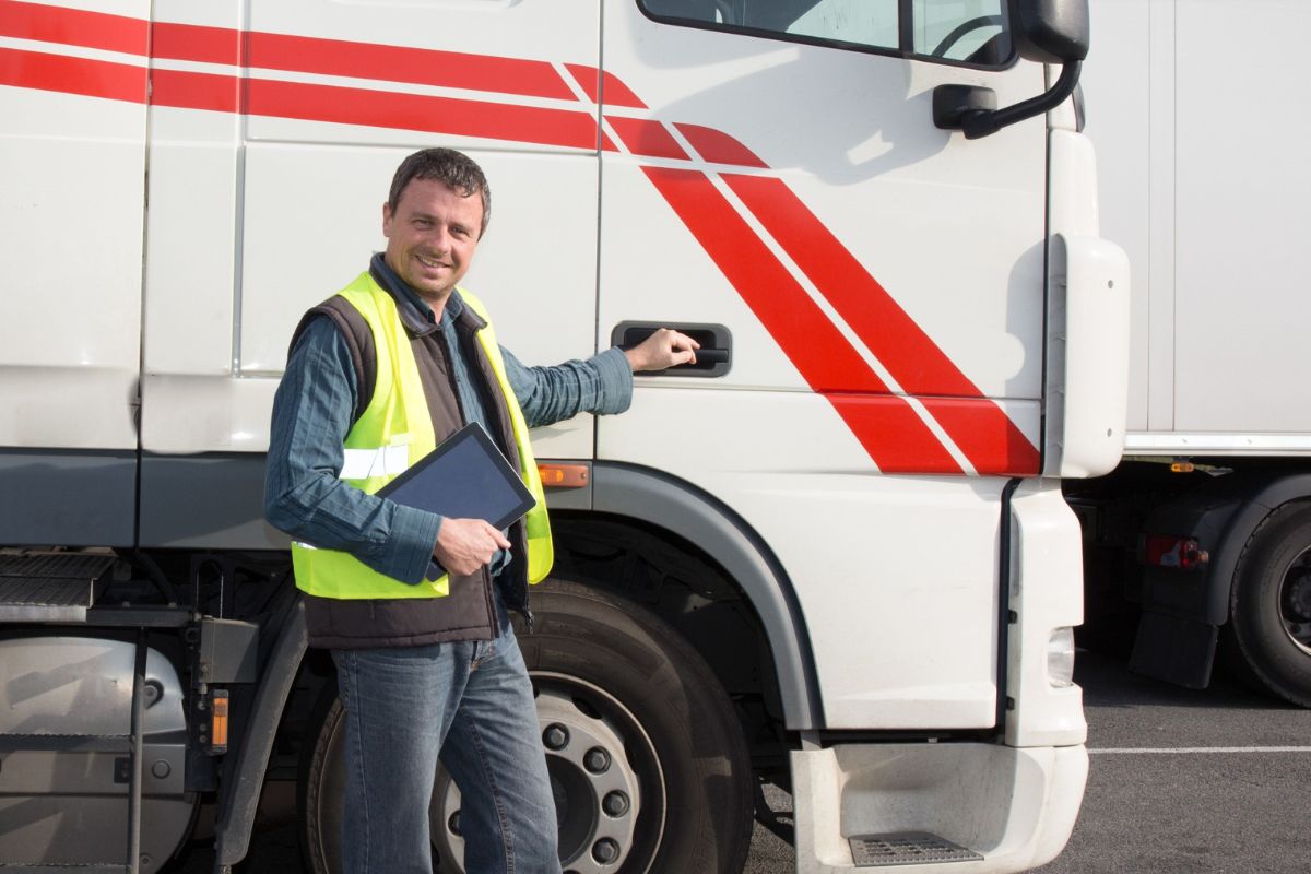 Les techniques de conduite défensive pour les chauffeurs de poids lourds