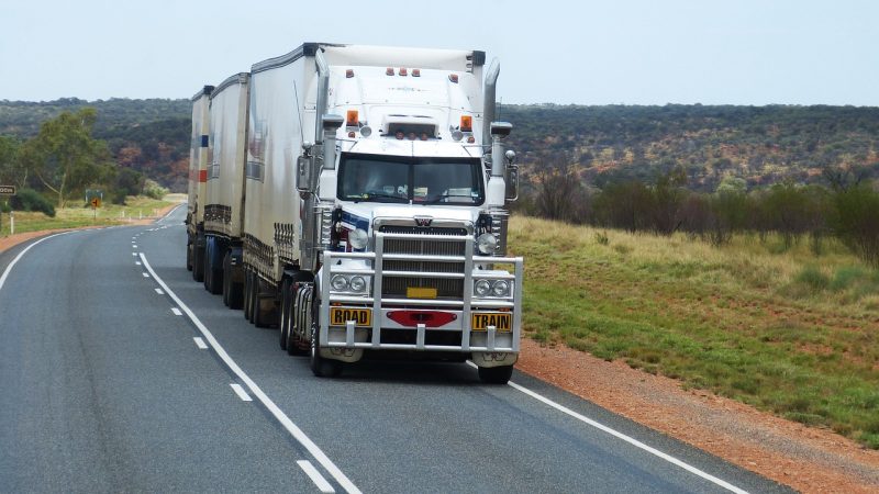 Les techniques de conduite défensive pour les chauffeurs de poids lourds